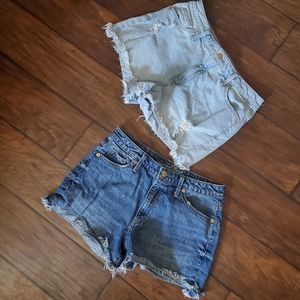 Set of 2 Distressed Denim Shorts